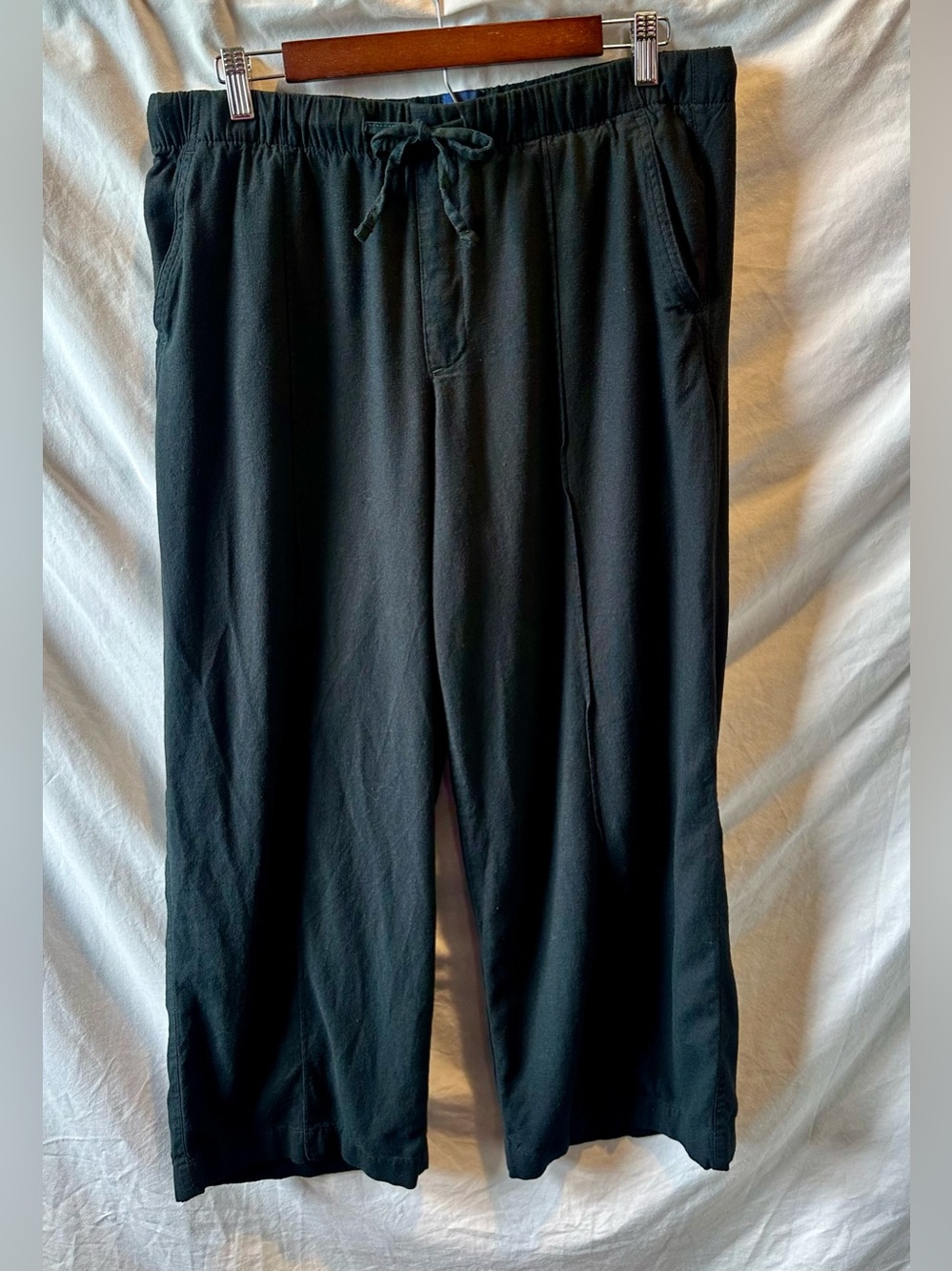 GAP Women’s Black Drawstring Linen Blend Pants